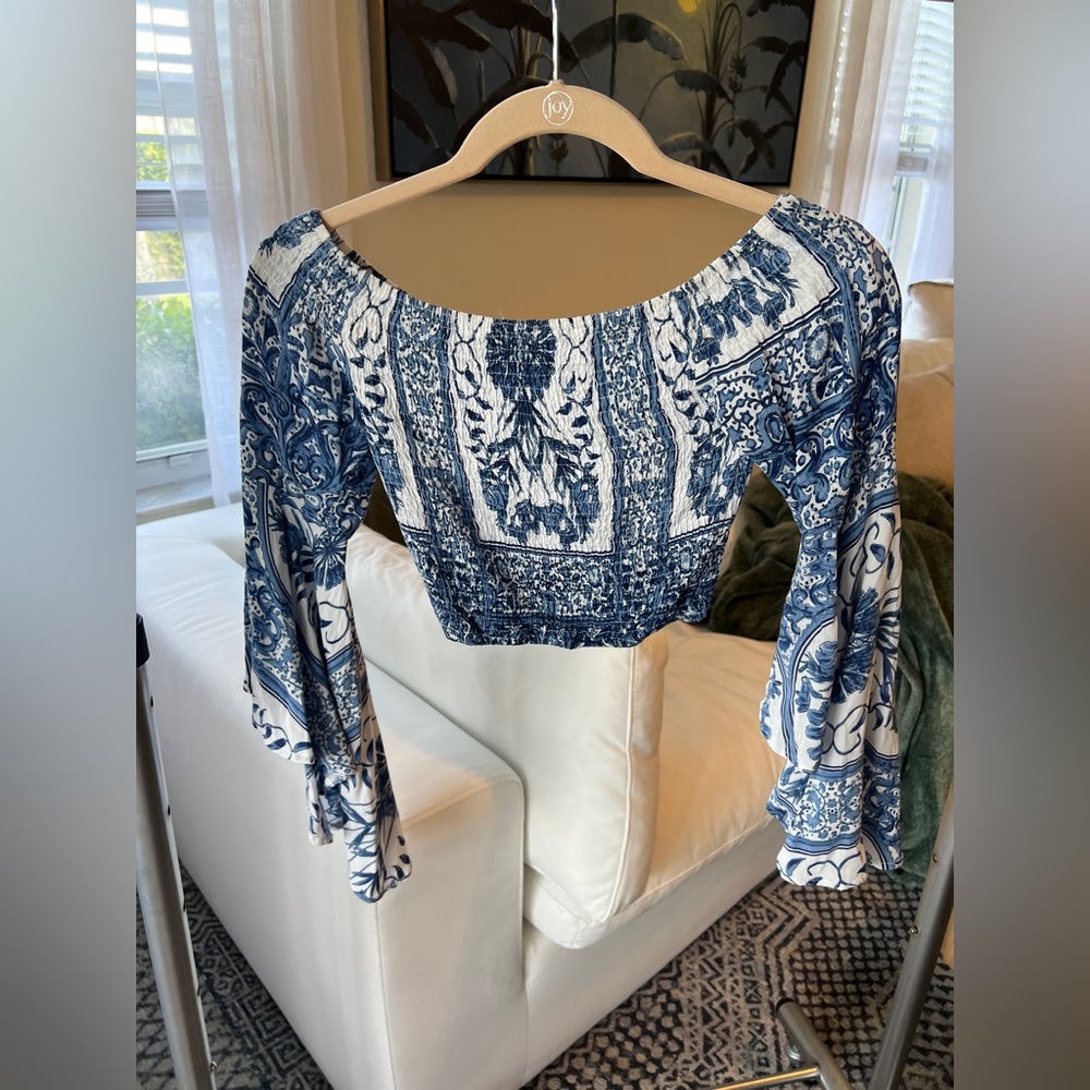 Cropped blue and white top